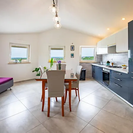 El Mar Apartment *